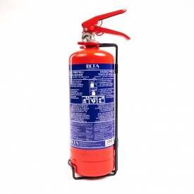Prenosný hasiaci prístroj s hasiacou látkou ABC prášok, pod stálym tlakom 15 bar, s kontrolným manometrom. Použiteľnosť v rozsahu -30°C až + 60°C.